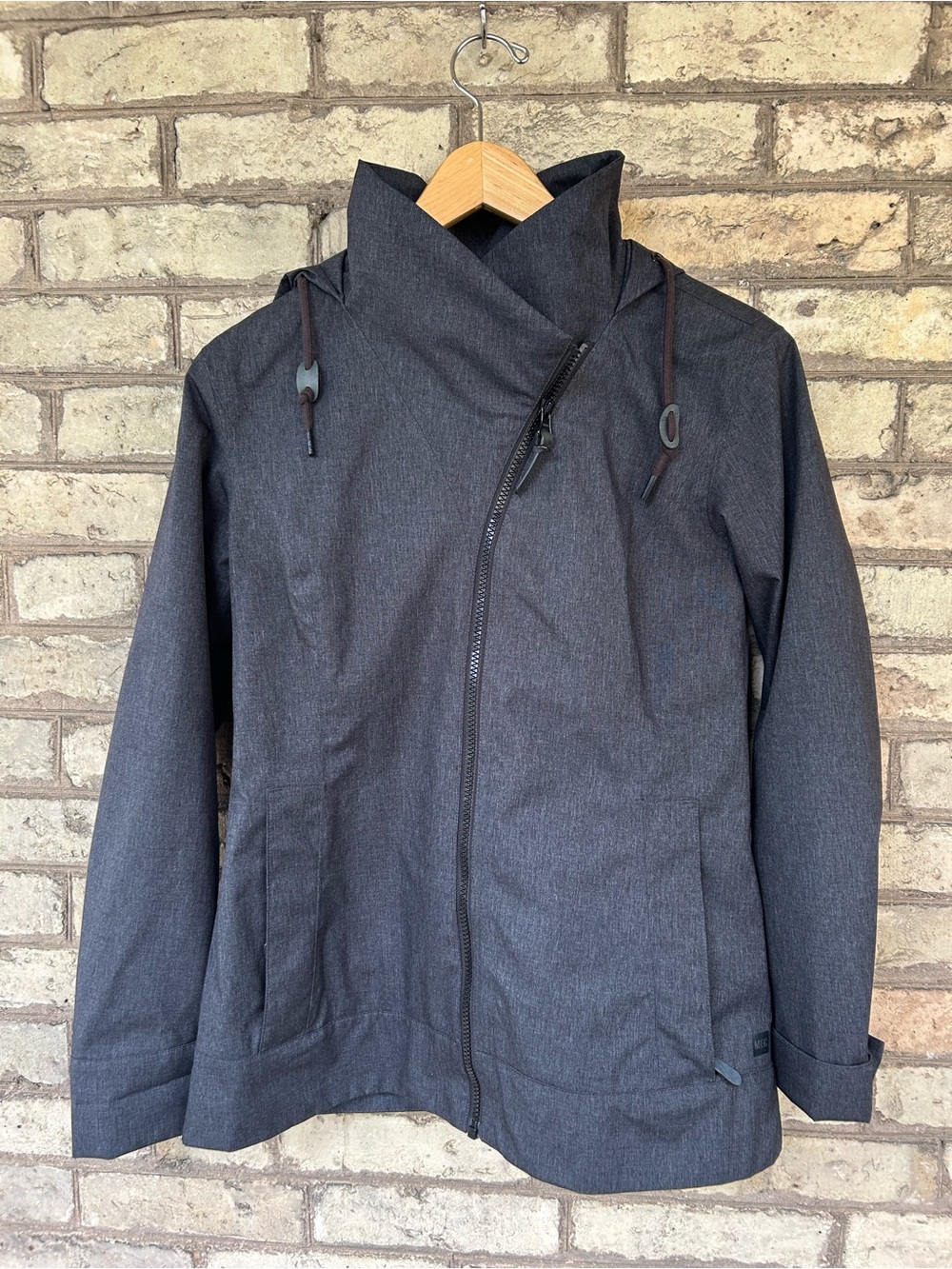 MEC Women's Dark Gray Asymmetric Zip Windbreaker